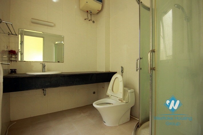 Unfurnished and bright house for rent in Au Co street, Tay Ho district, Ha Noi